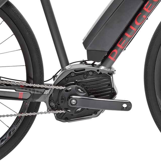 Gros plan sur le Moteur Bosch Performance CX du vélo électrique Peugeot eR02 Apex