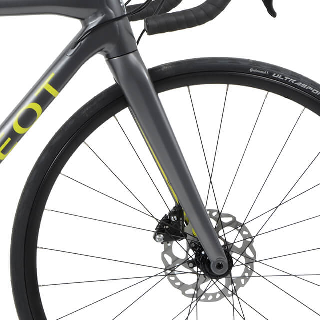 Détail fourche carbone vélo course Peugeot R02 Alu Tiagra