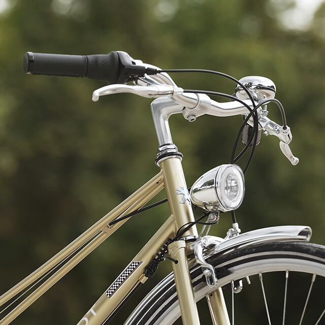 Détail manettes Shimano vélo de ville vintage Peugeot Legend LC01 N7
