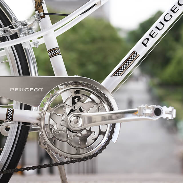 Détail pédalier vélo de ville vintage Peugeot Legend LC01 D7