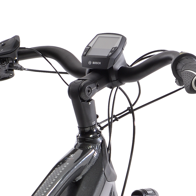 Détail écran du VTC mixte électrique Peugeot eT01 Powertube
