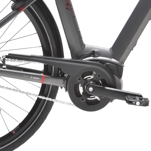 Vue rapprochée sur le moteur Bosch Active Line Plus du vélo Peugeot eC01 N7 Plus