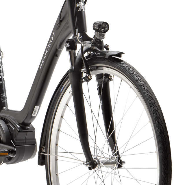 Vue rapprochée sur la fourche Suntour CR7V du vélo Peugeot eC02 Bosch Active Line