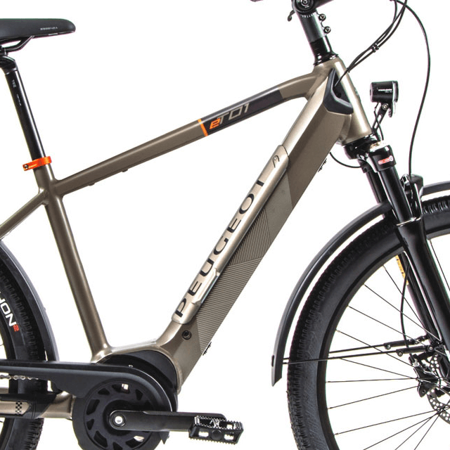 Batterie intégrée du vélo de trekking électrique PEUGEOT eT01 Crossover équipé D10 mixte PowerTube